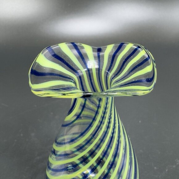 Vintage 1930s Bimini Glass Miniature Vase Vessel Thin Blown Glass Delicate Swirl - Picture 10 of 13